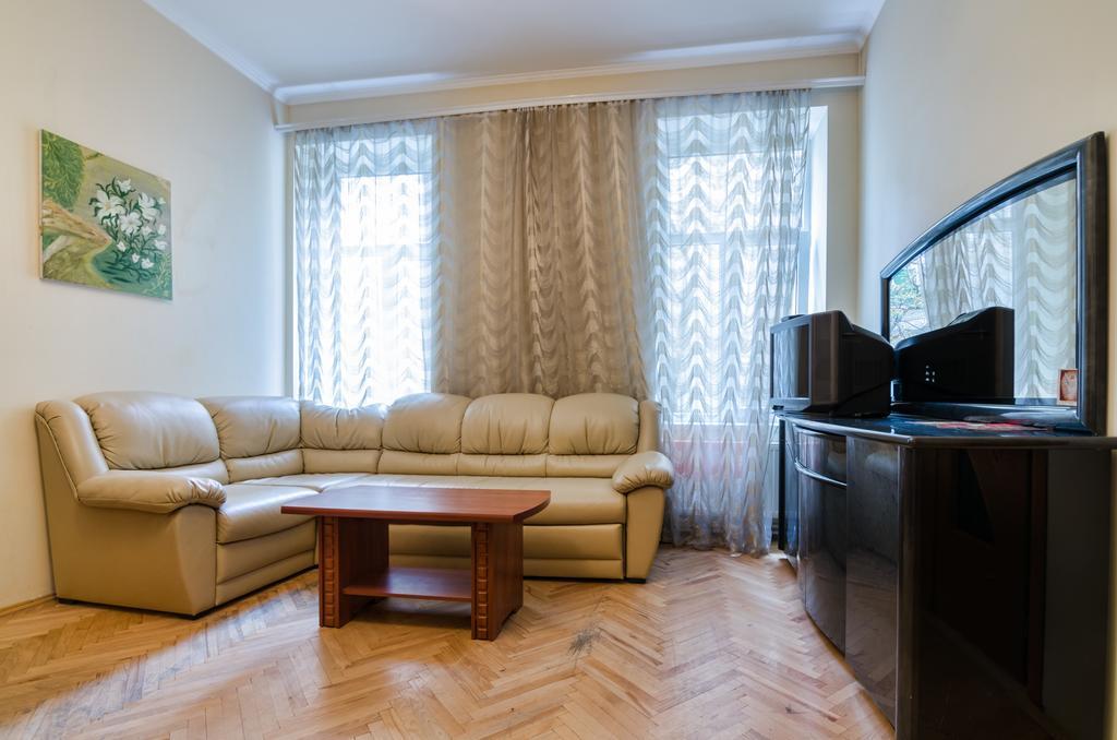 Leogrand Apartments Teodora 3 ลวีฟ ภายนอก รูปภาพ