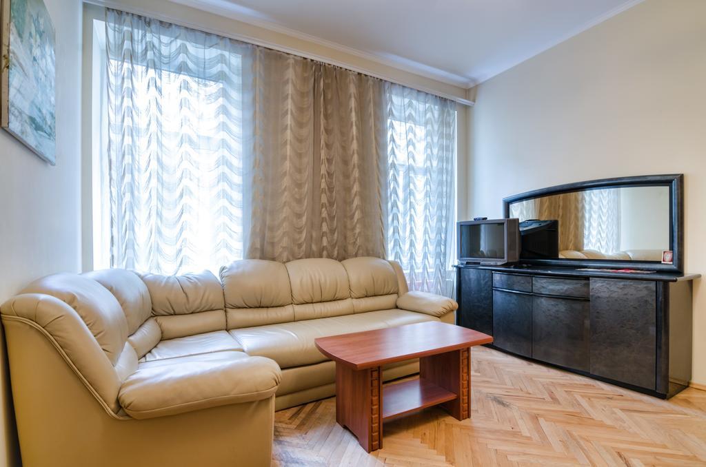Leogrand Apartments Teodora 3 ลวีฟ ภายนอก รูปภาพ