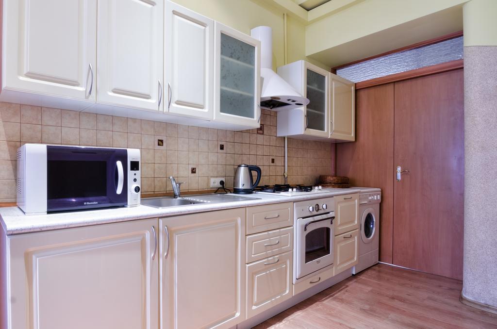 Leogrand Apartments Teodora 3 ลวีฟ ภายนอก รูปภาพ